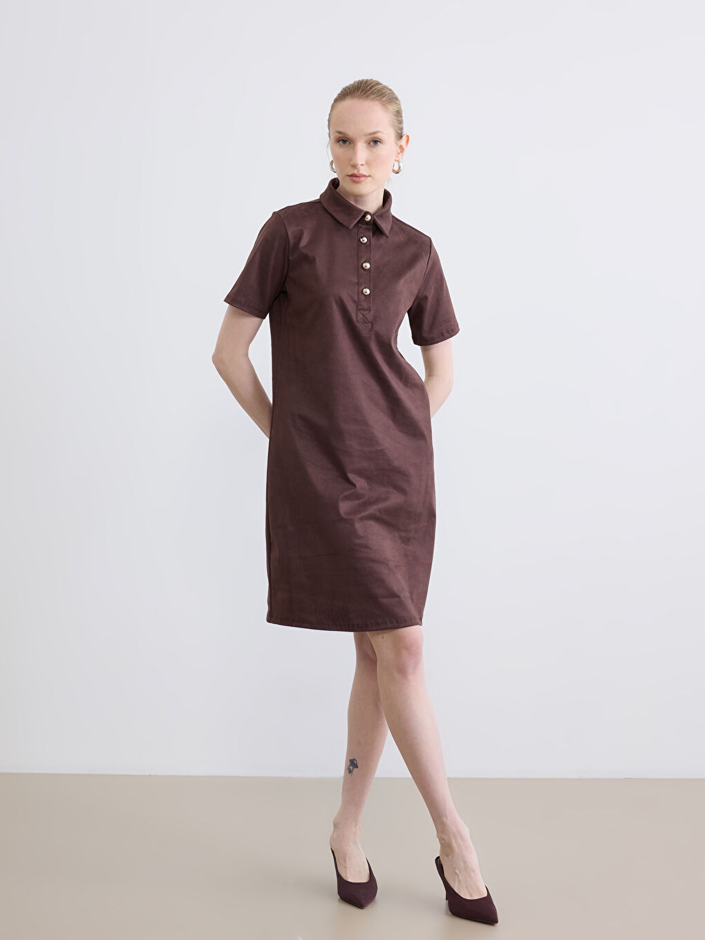 Kahverengi Polo Yaka Süet Görünümlü Mini Elbise-1