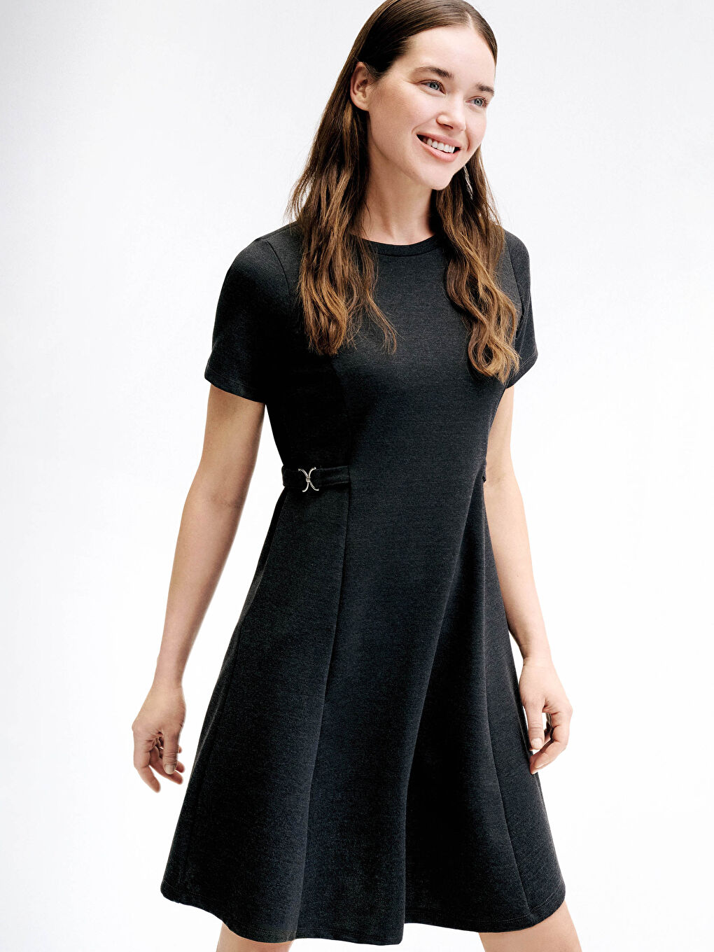 Antrasit Bisiklet Yaka Süs Kemer Detaylı Mini Elbise	