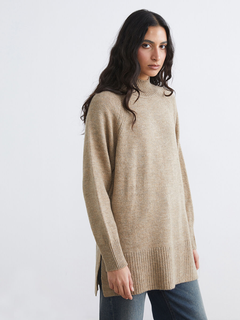 Bej Balıkçı Yaka Oversize Kadın Triko Tunik