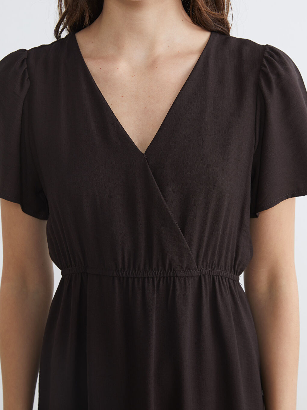 Kahverengi V Yaka Belden Oturtmalı Elbise	-2