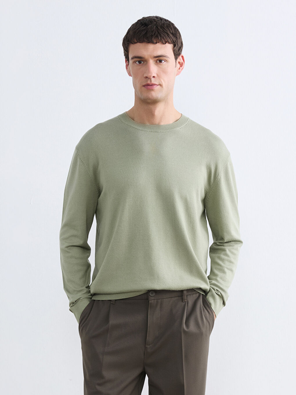 كنزة تريكو رجالية بياقة دائرية