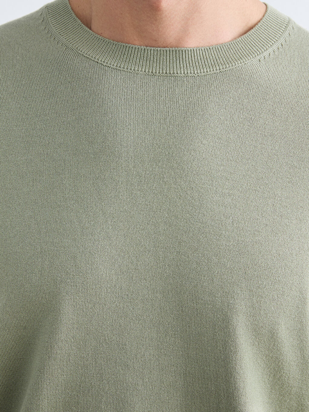 كنزة تريكو رجالية بياقة دائرية-2