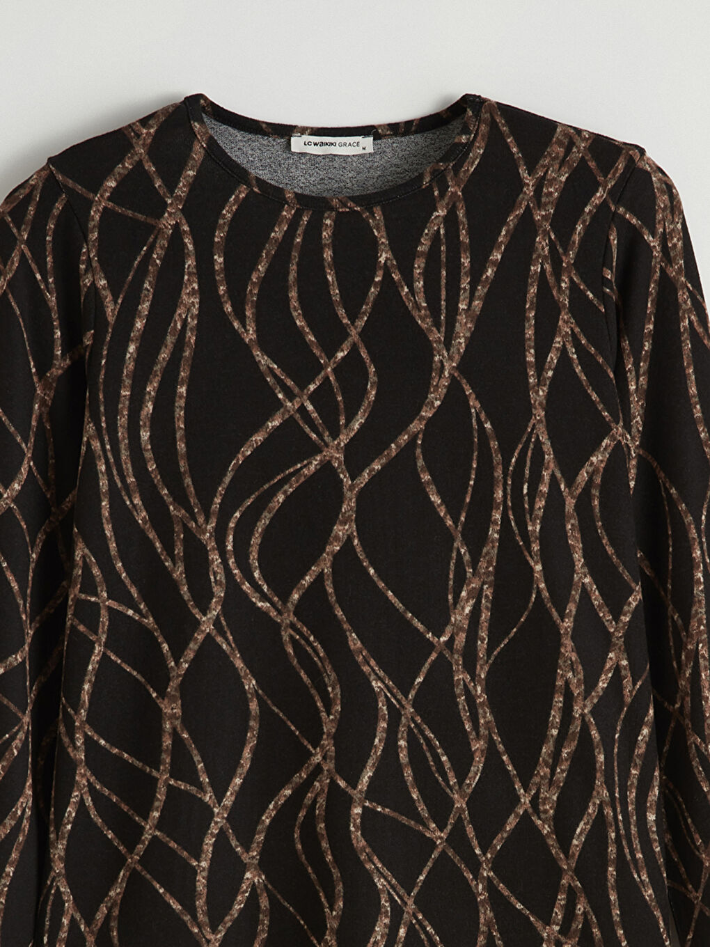 Siyah Bisiklet Yaka Desenli Kadın Tişört		
-1