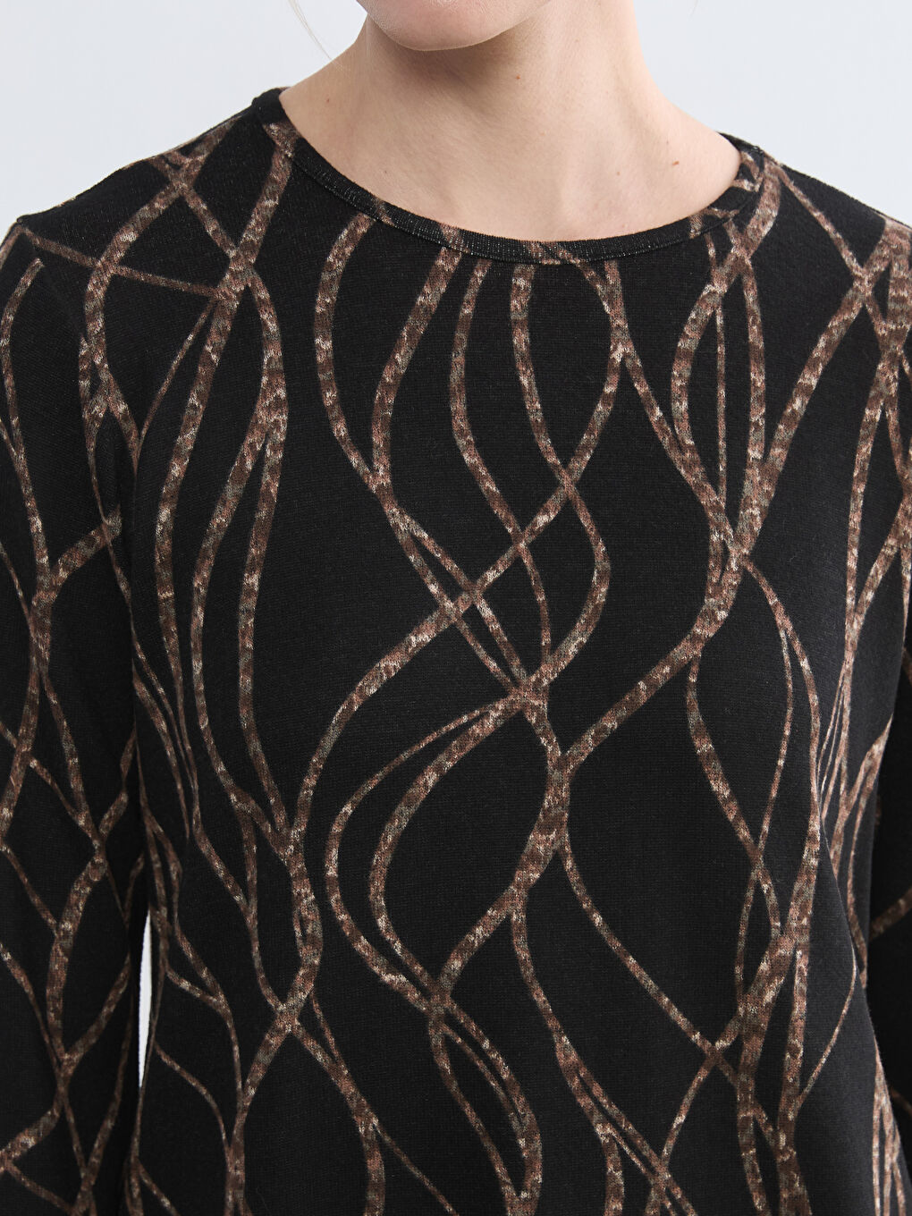 Siyah Bisiklet Yaka Desenli Bluz-2