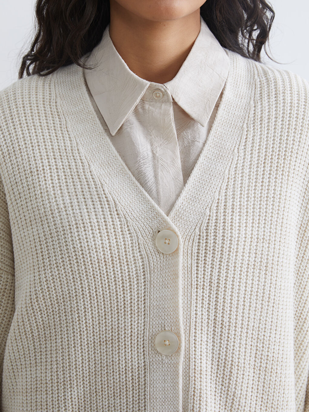 Ekru V Yaka Kadın Triko Hırka	-2