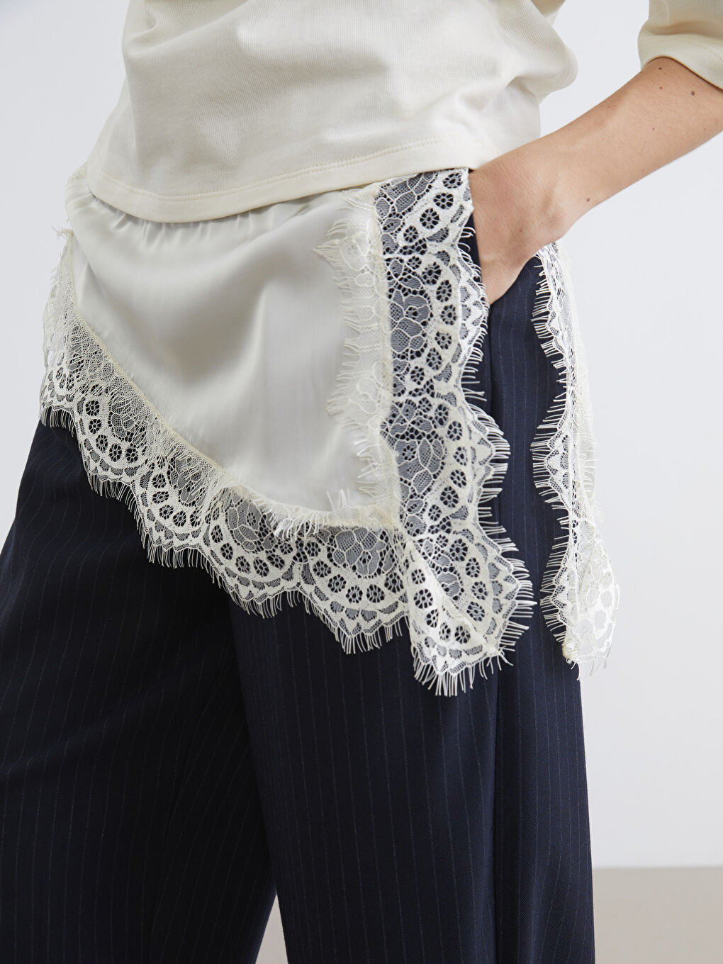 Crew Neck Lace Detail Women's T-Shirt-2