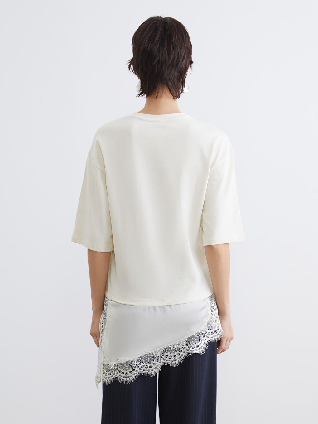 Crew Neck Lace Detail Women's T-Shirt-3