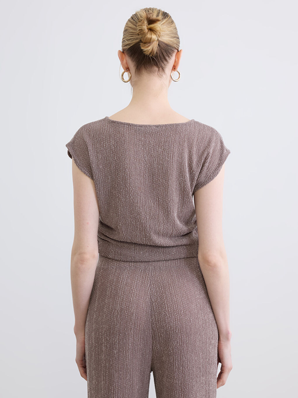 Crew Neck Ruched Textured Blouse-3