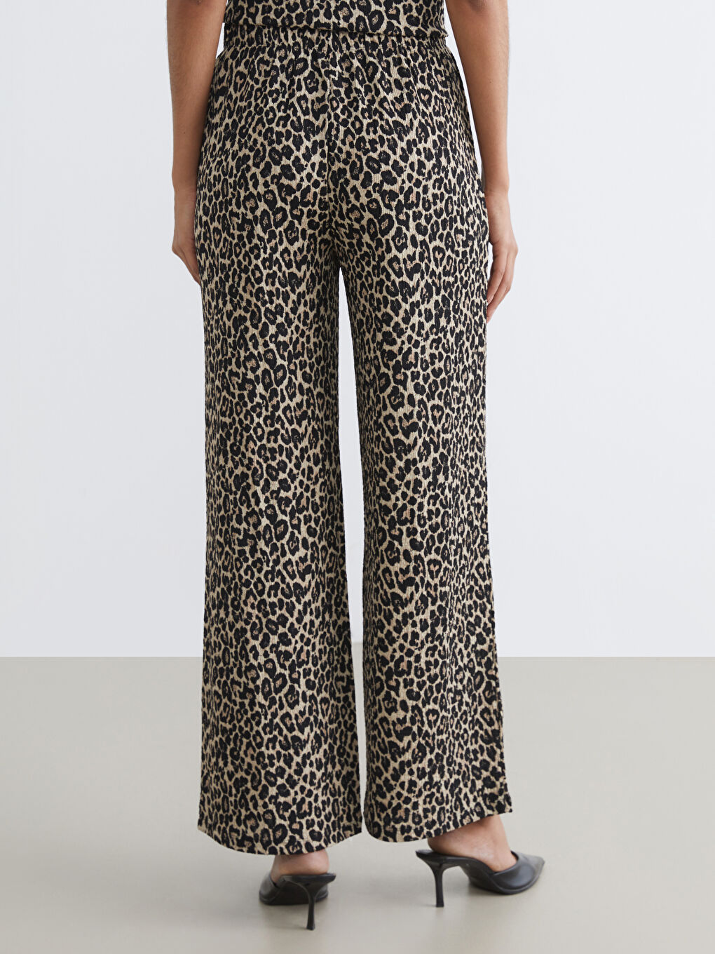 Pantalon Femme à Taille Élastiquée à Imprimé Léopard-3