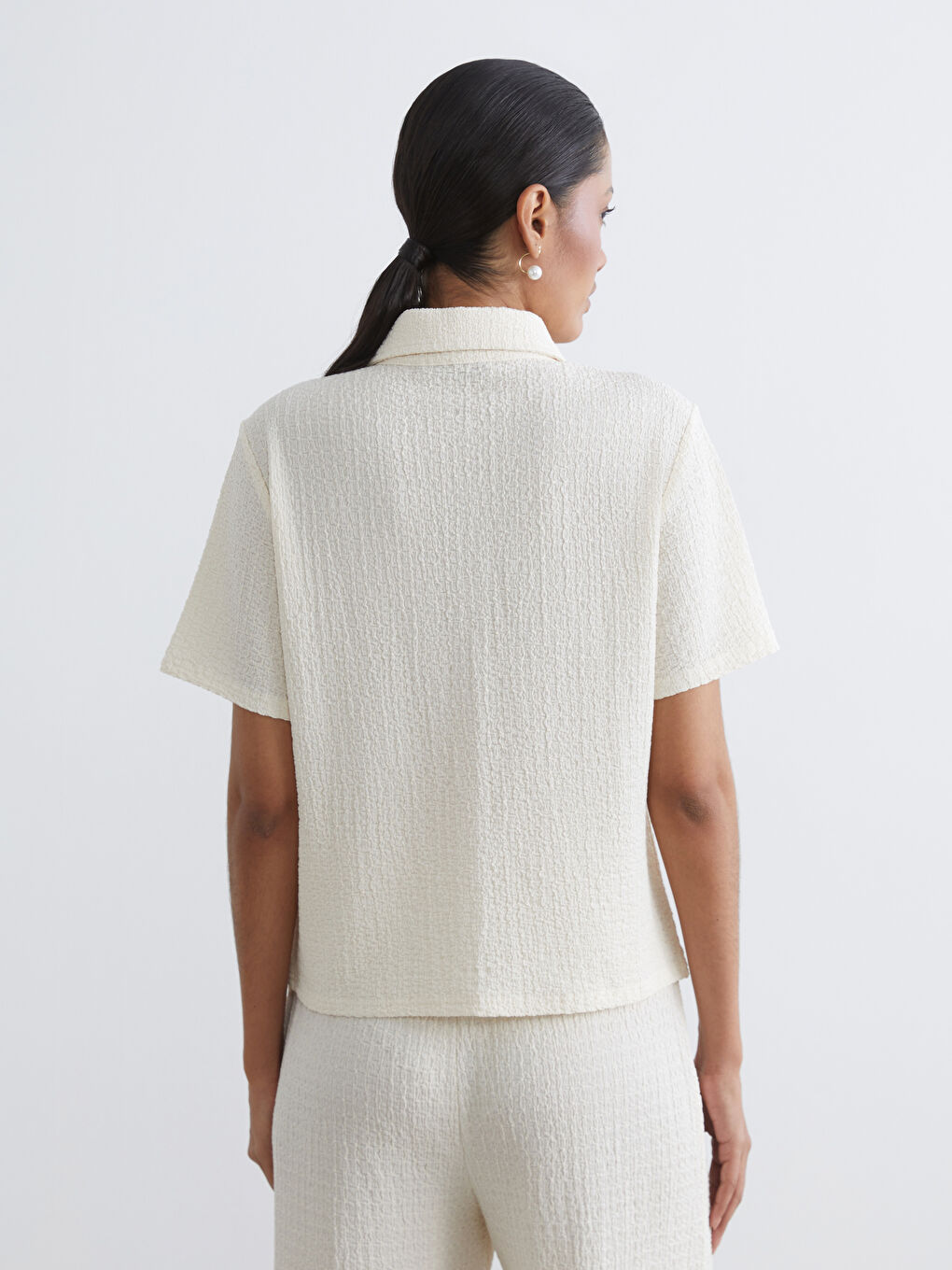 Текстурована блузка з коміром-3