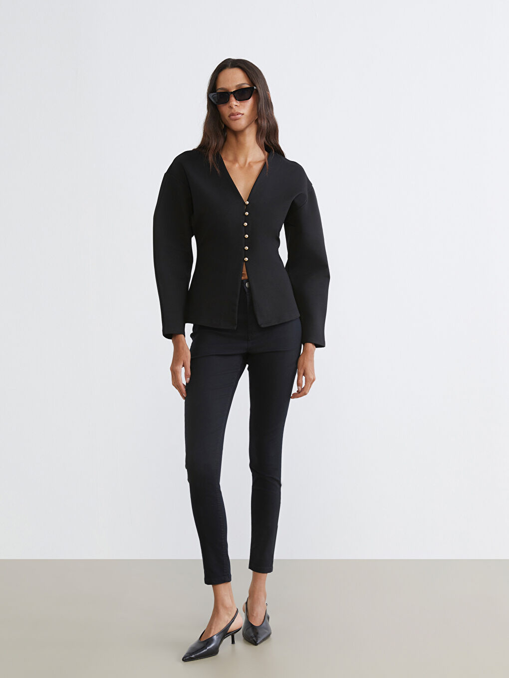 Siyah V Yaka Peplum Kadın Hırka