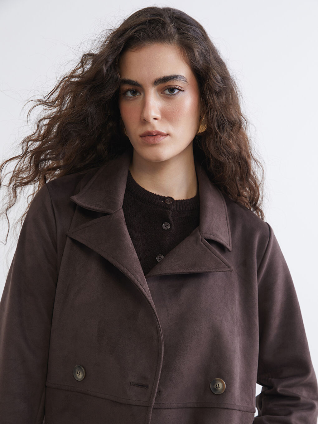 Kahverengi Kruvaze Yaka Süet Görünümlü Kadın Trençkot