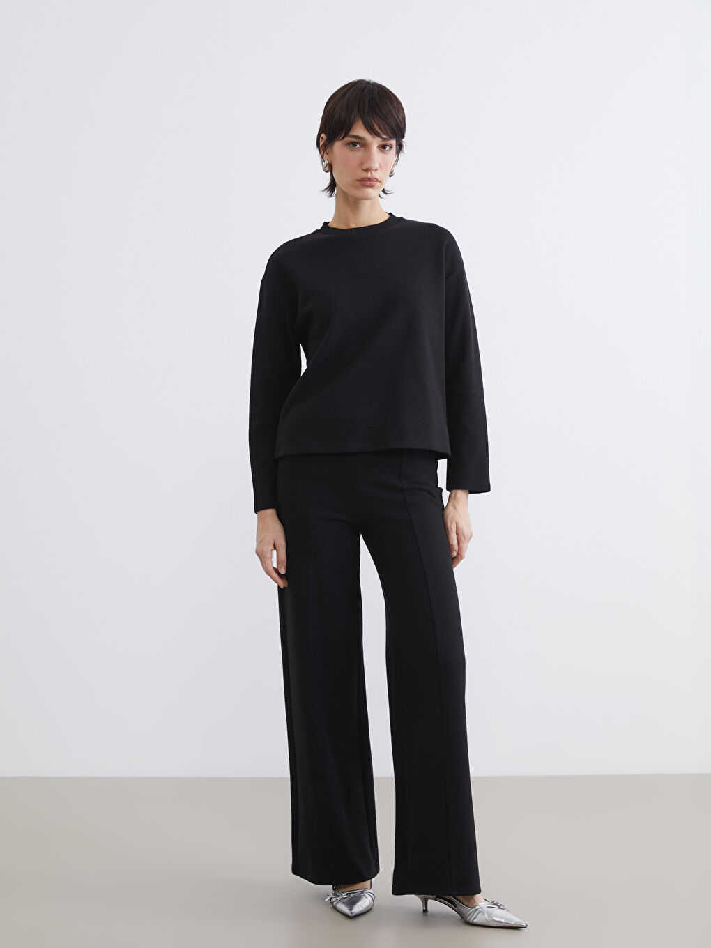 سویتشێرت ڕه‌ش ژن-1