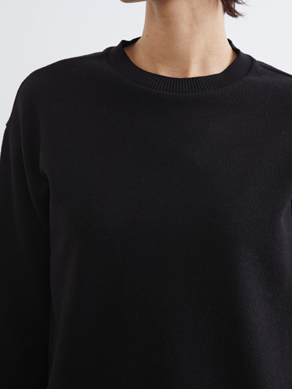 سویتشێرت ڕه‌ش ژن-2