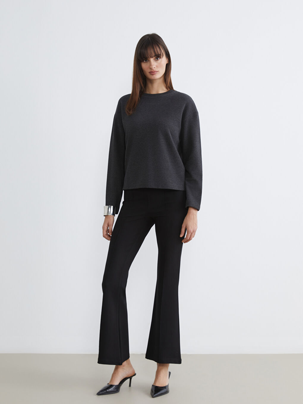 Antrasit Bisiklet Yaka Kadın Sweatshirt-1