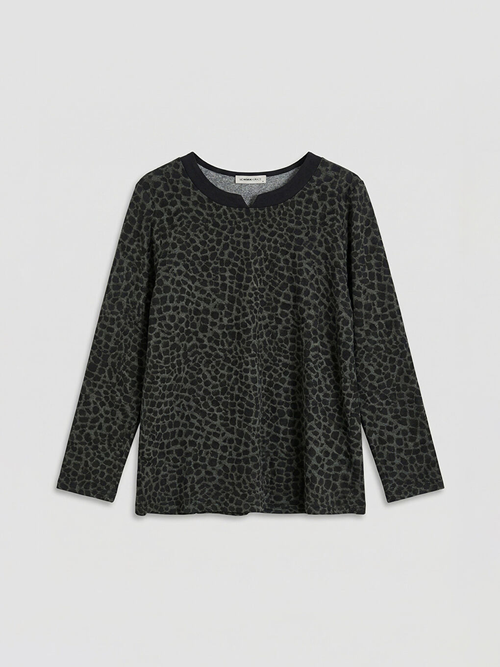 Yeşil Kaçık Yaka Leopar Desenli Kadın Tişört