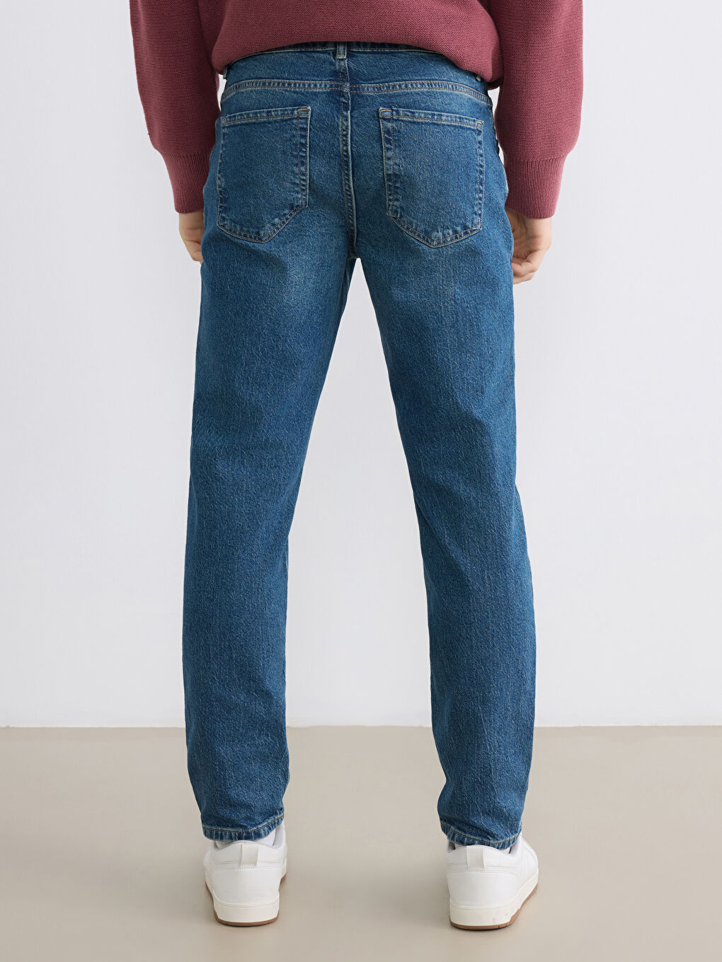 700 Straight Fit Men's Jeans-3