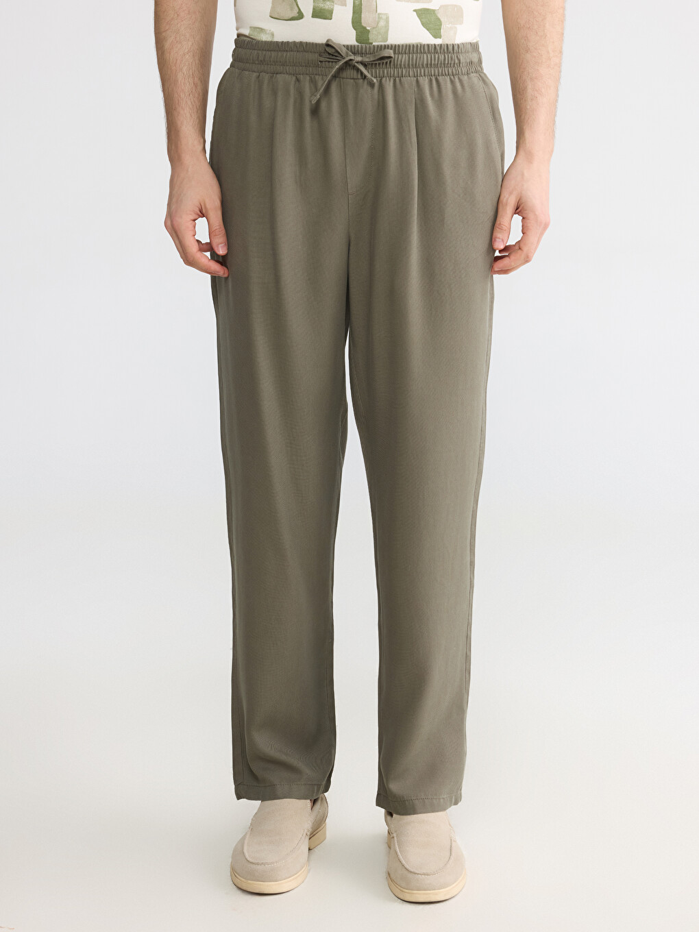 Regular Fit Pleated Men's Trousers-1