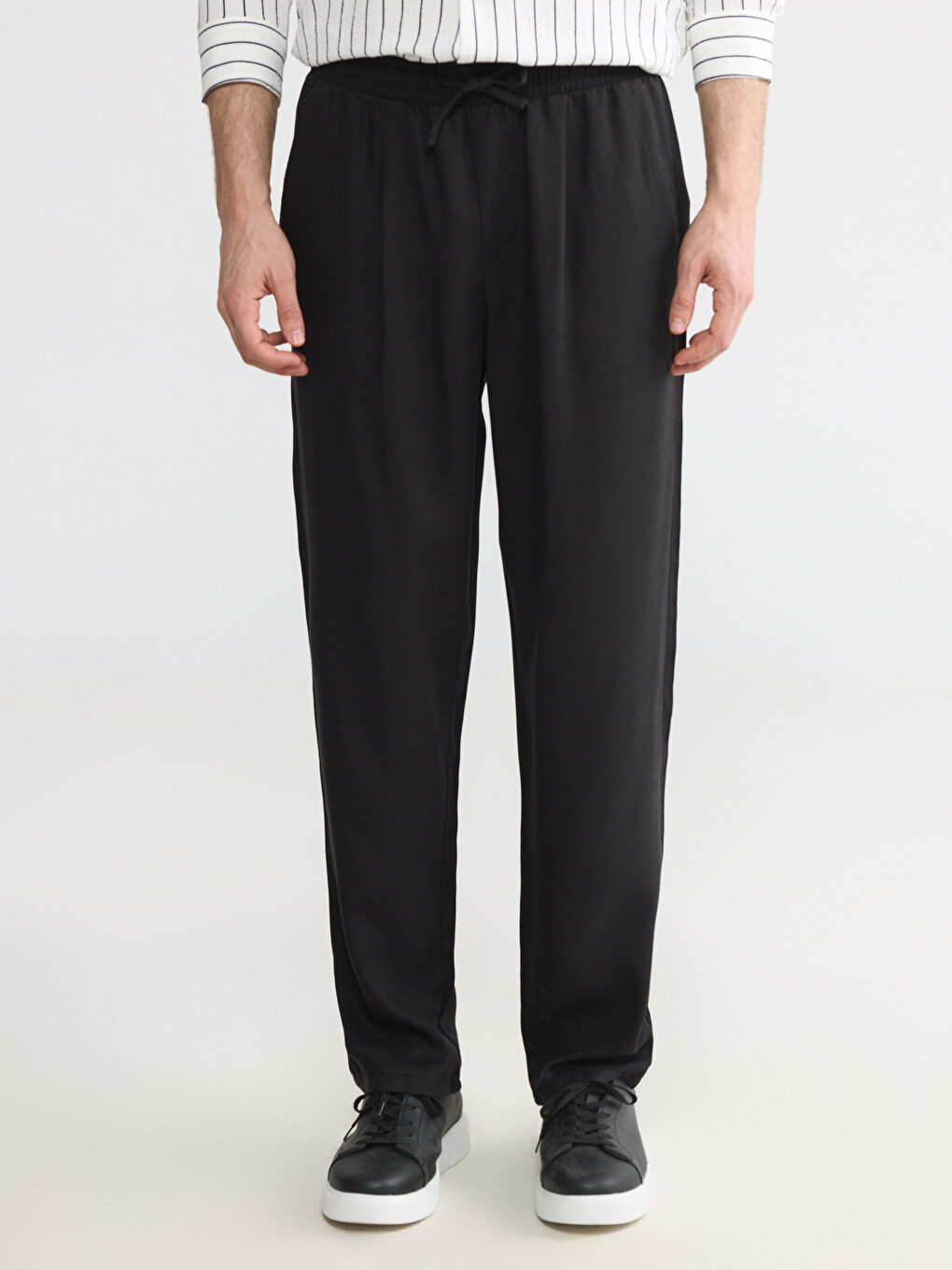 Regular Fit Pleated Men's Trousers-1