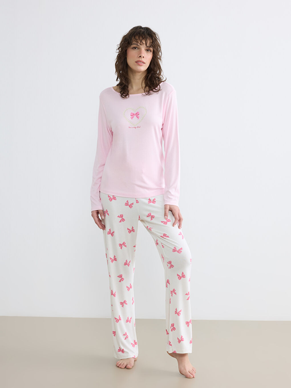 Ekru Bisiklet Yaka Boncuk Baskılı Kadın Pijama Takımı