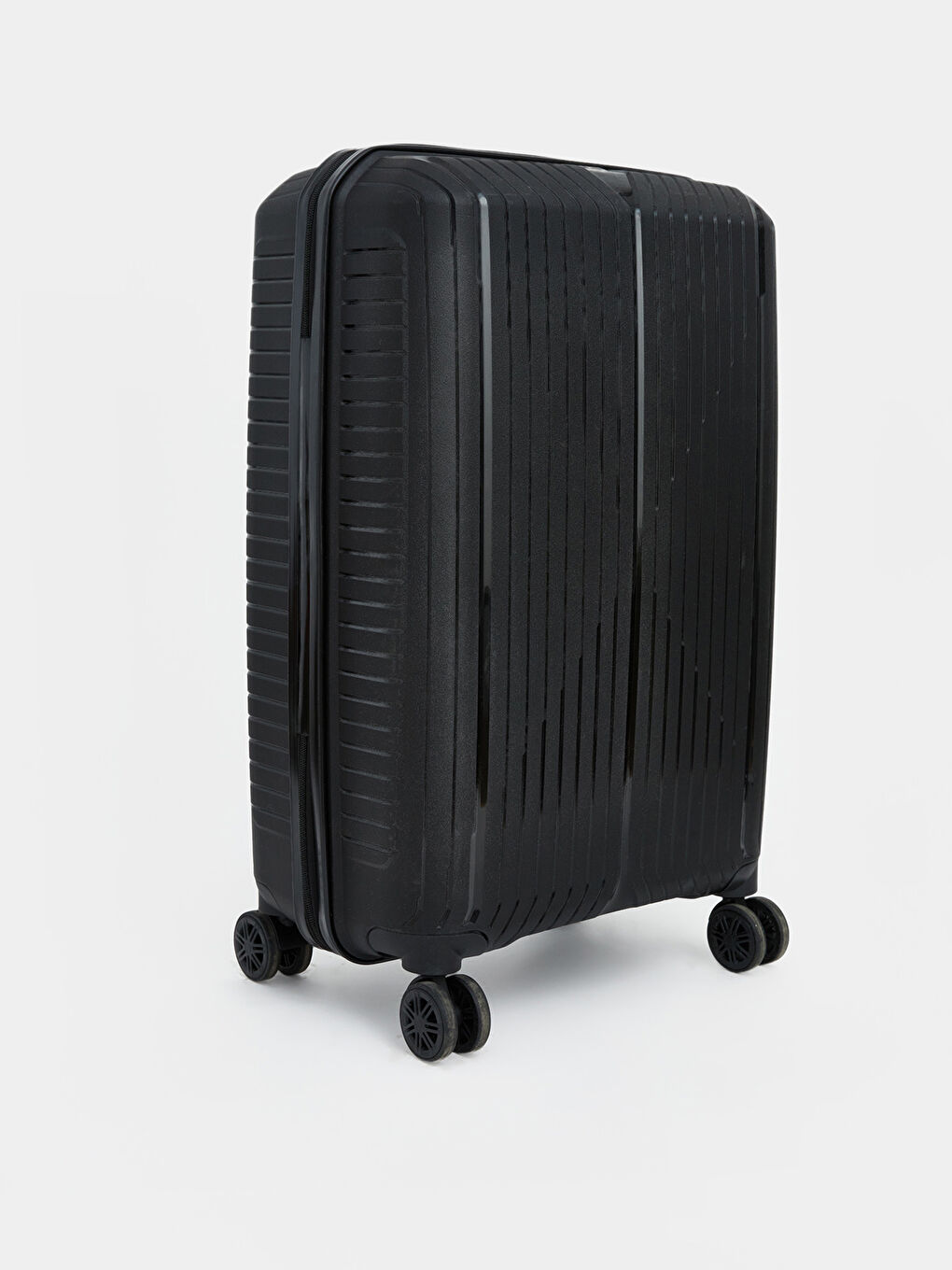 Siyah Kilit Detaylı Büyük Boy Valiz