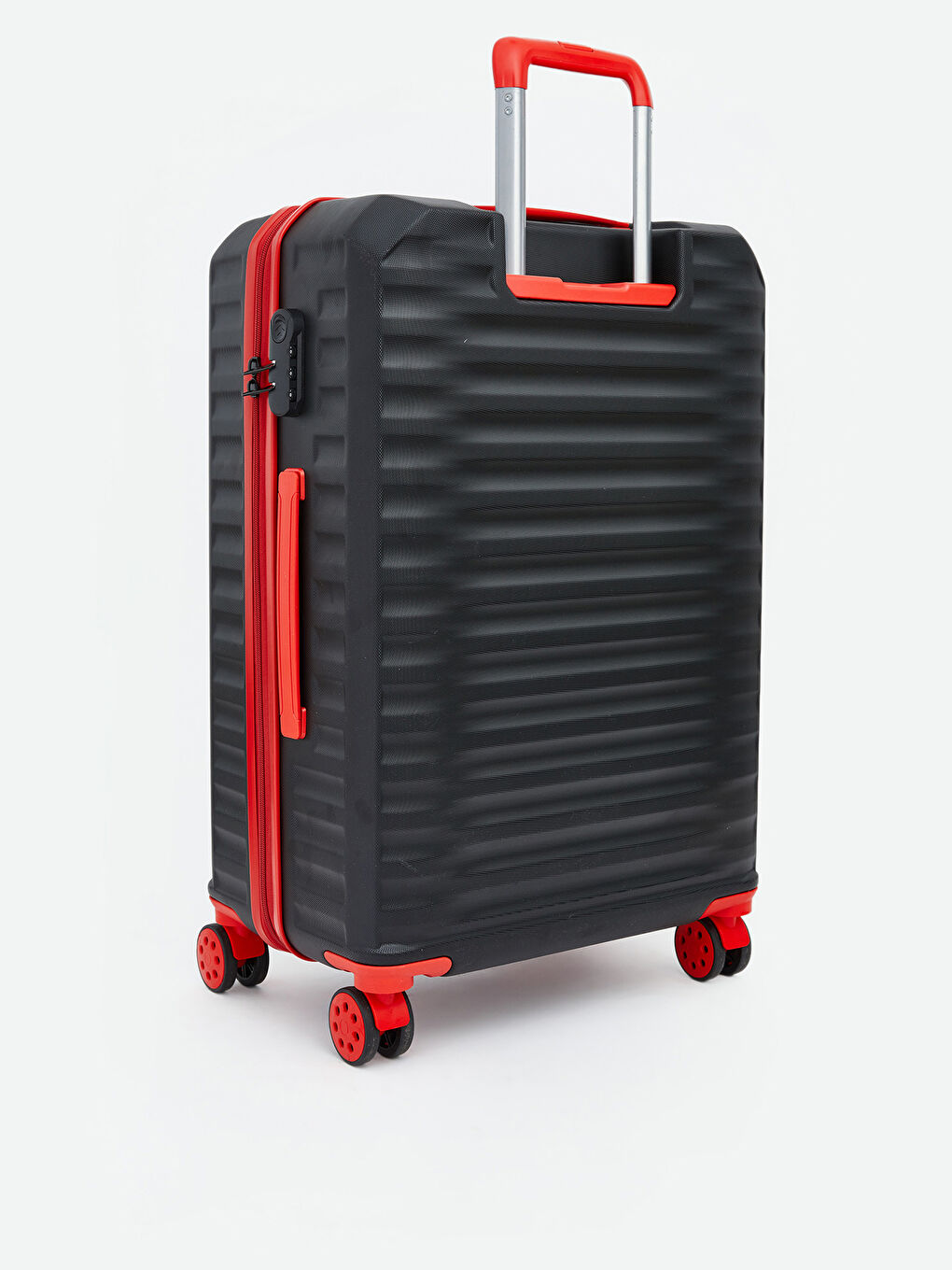 Siyah Kilit Detaylı Büyük Boy Valiz-1