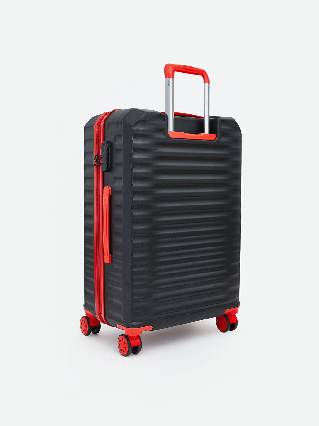 Siyah Kilit Detaylı Orta Boy Valiz-1