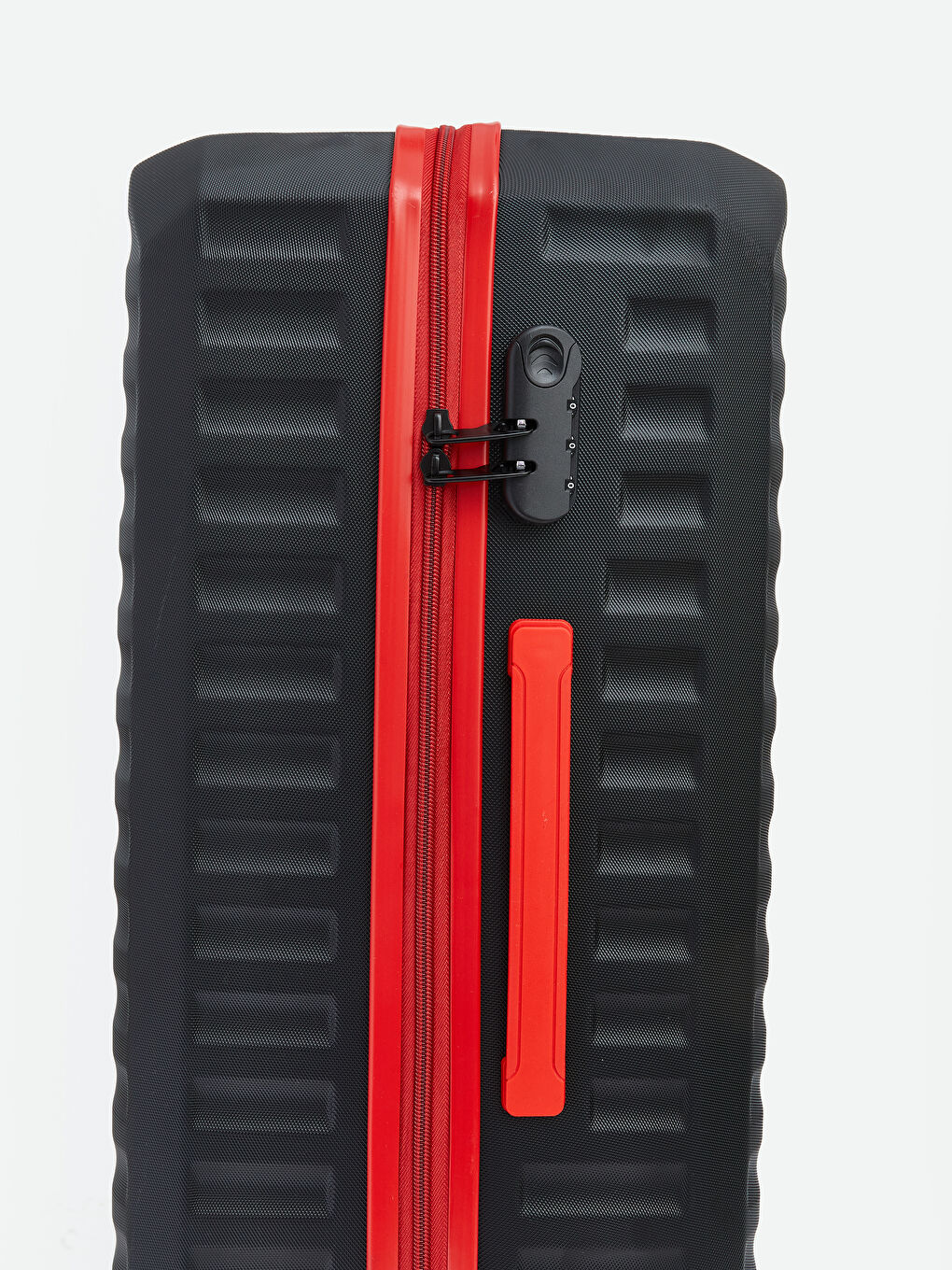 Siyah Kilit Detaylı Küçük Boy Valiz-3