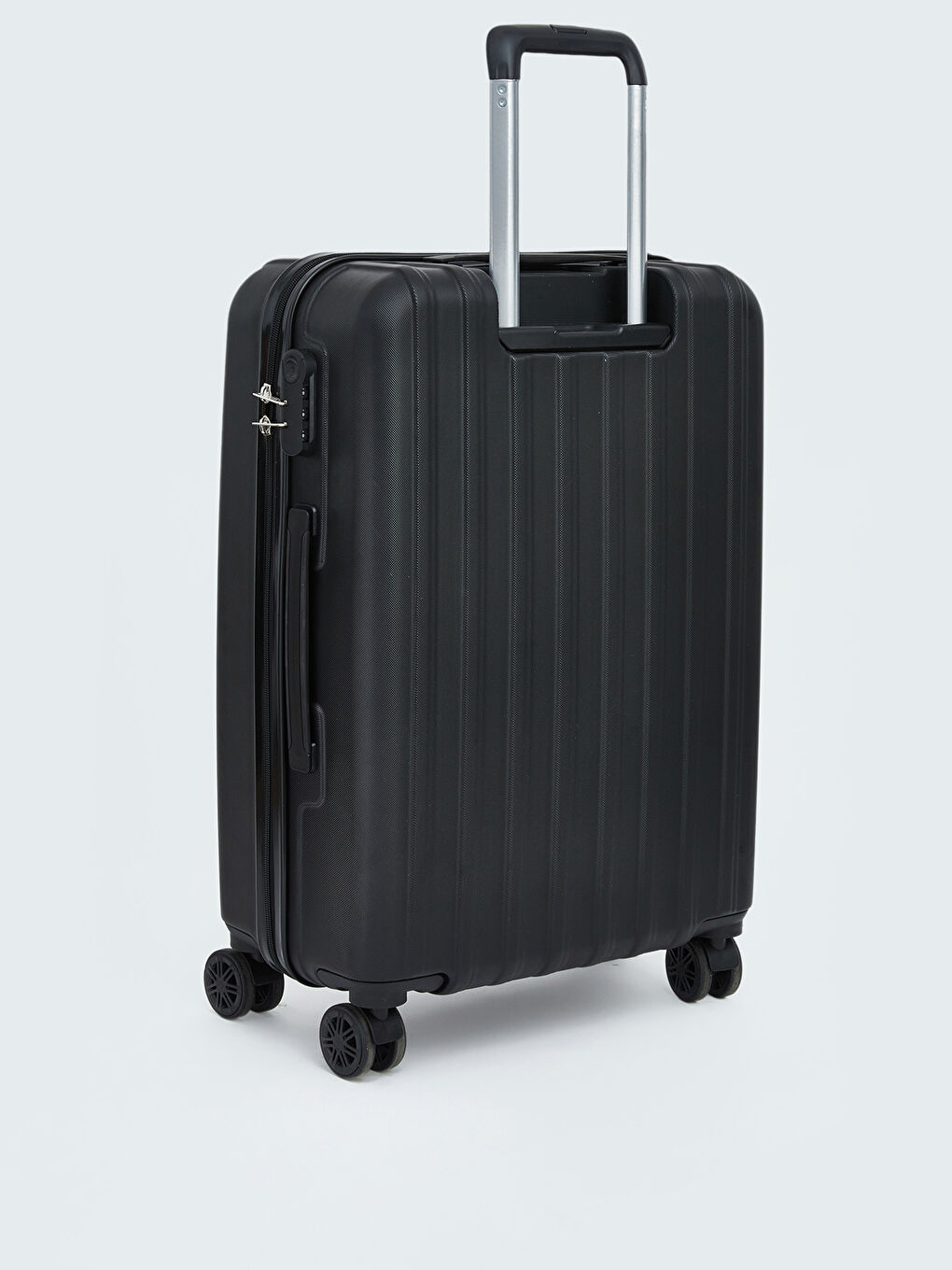 Siyah Kilit Detaylı Büyük Boy Valiz-1