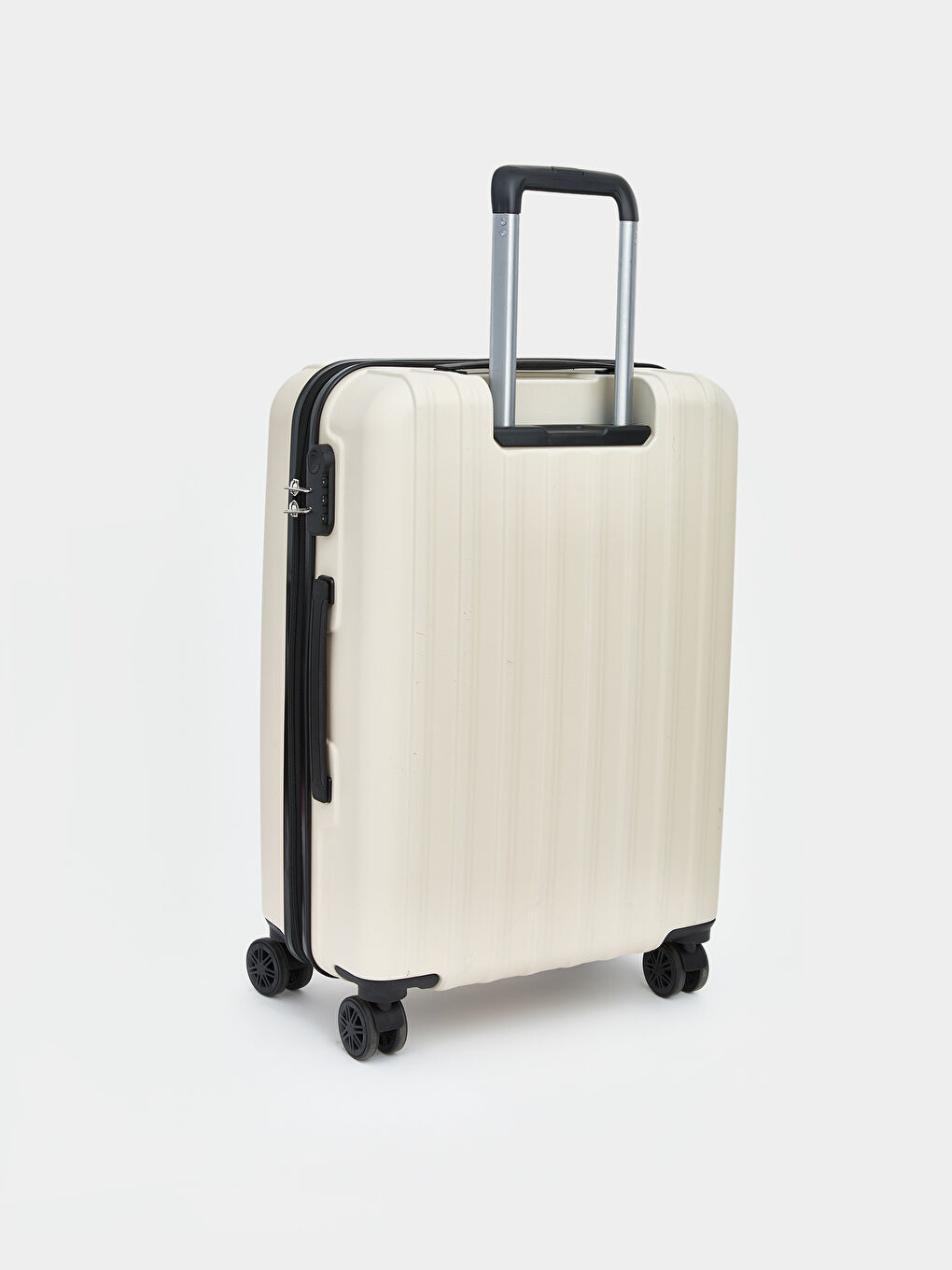 Kahverengi Kilit Detaylı Orta Boy Valiz-1