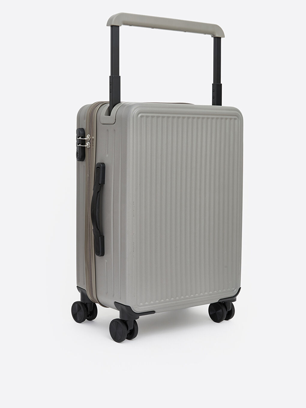 Kahverengi Kilit Detaylı Orta Boy Valiz-1