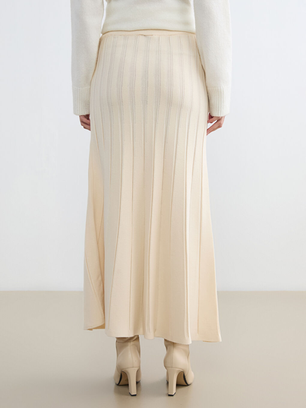 Ekru Beli Lastikli Triko Kloş Etek-3