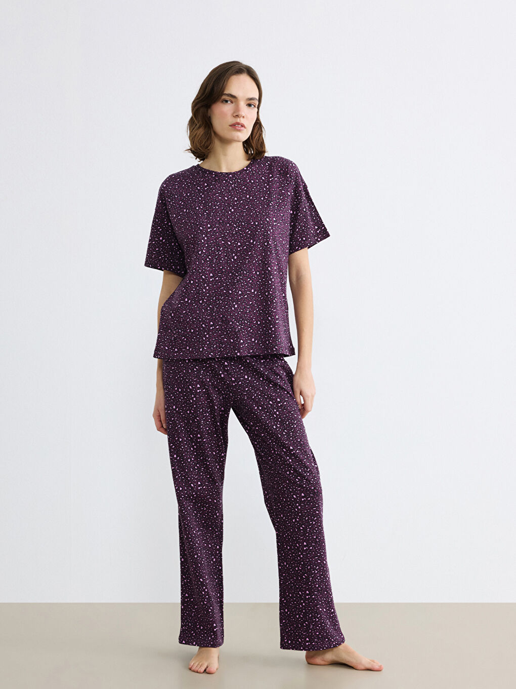 Узорчатый женский пижамный комплект с круглым вырезом-1