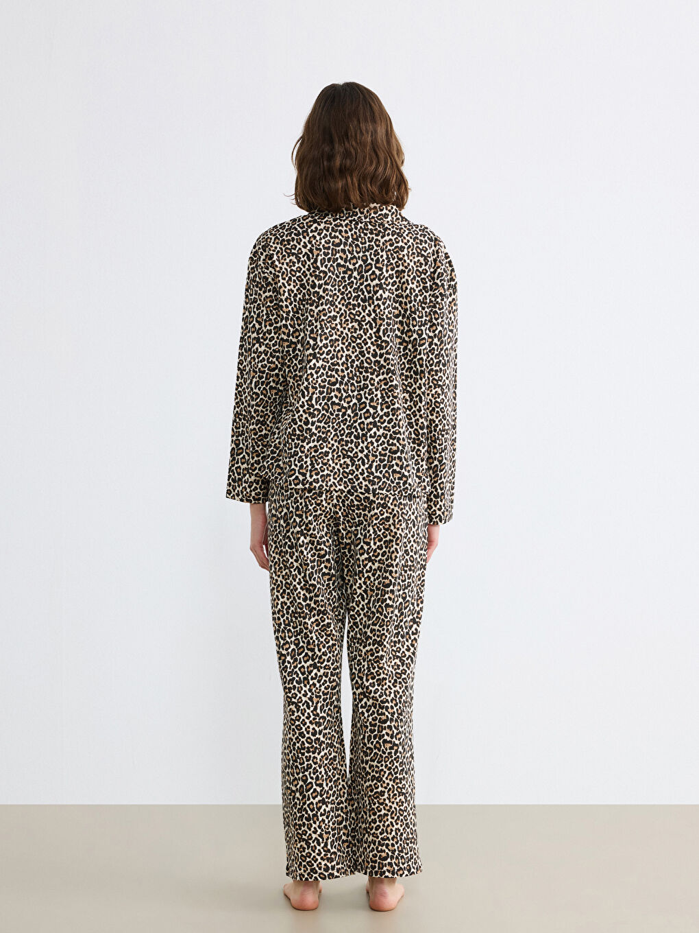 Ensemble de pyjama pour femme à col imprimé léopard-3