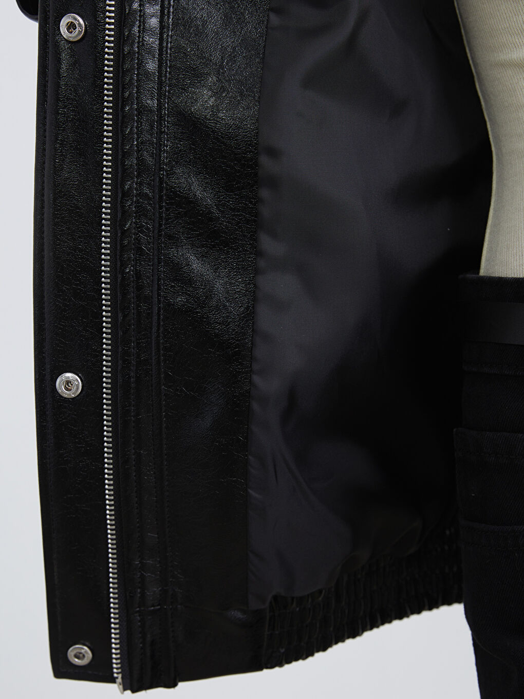 Ženska oversized jakna od veštačke kože sa uspravnom kragnom-3