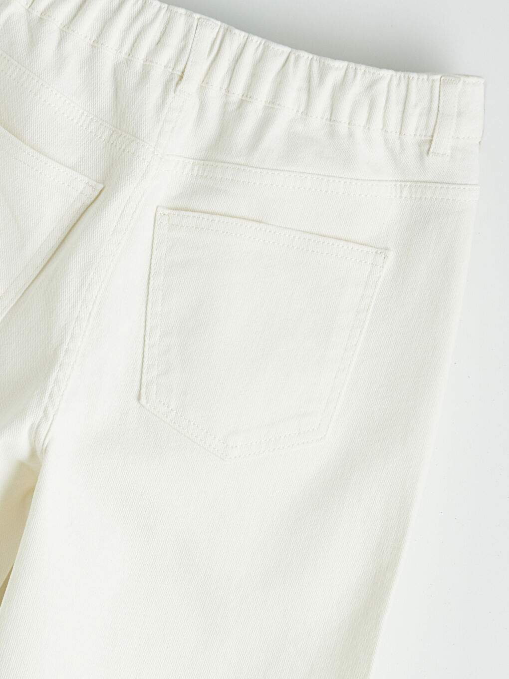 Beyaz Standart Fit Geniş Paça Kadın Pantolon-1