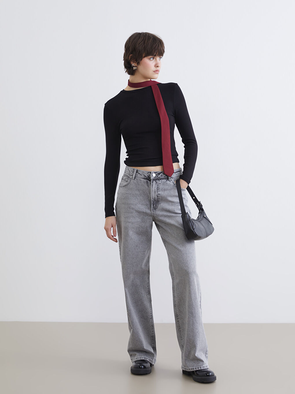 Женское боди из рибаны с круглым вырезом-1