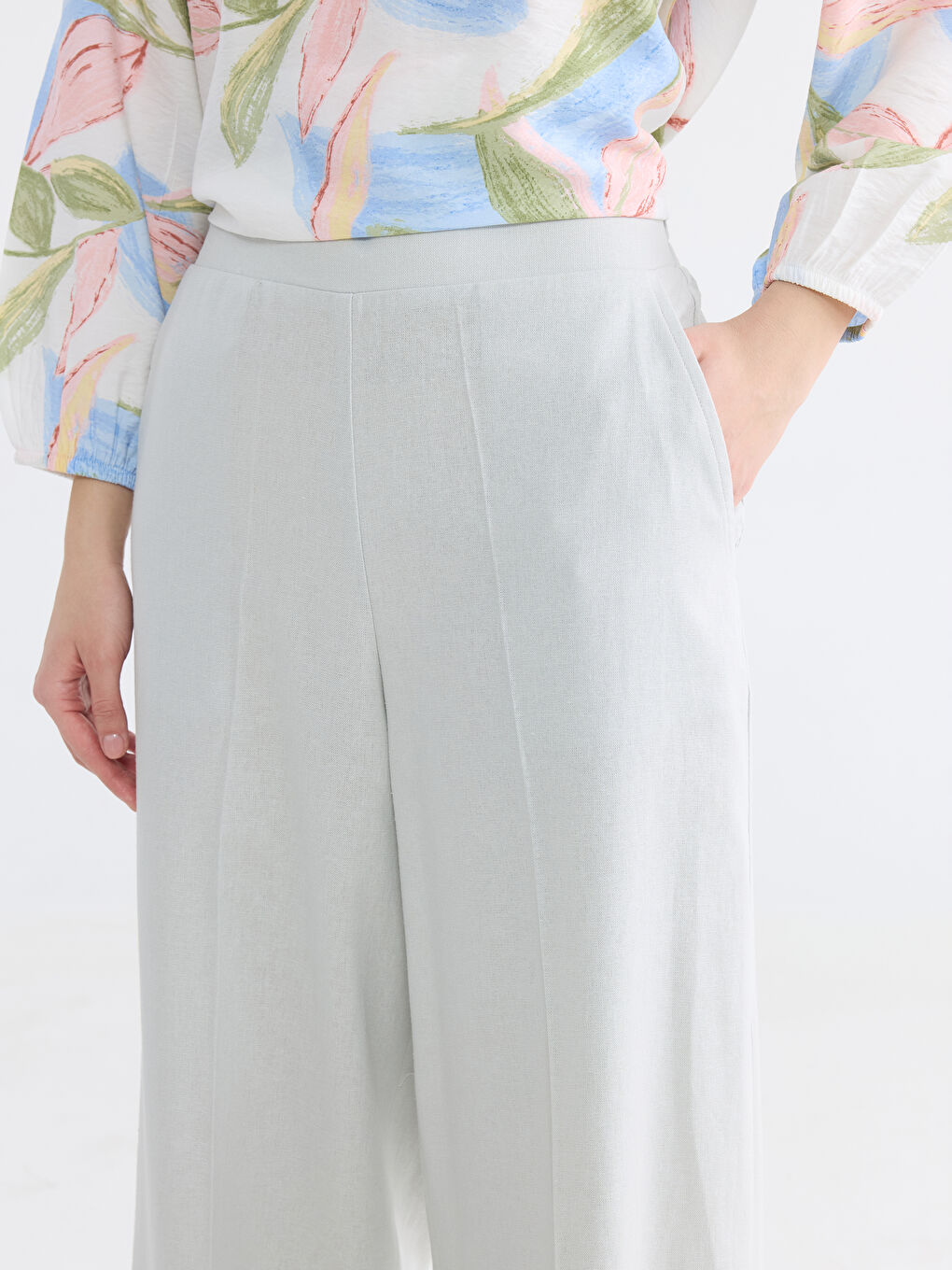 Damenhose aus Leinenmischung mit elastischem Bund-2
