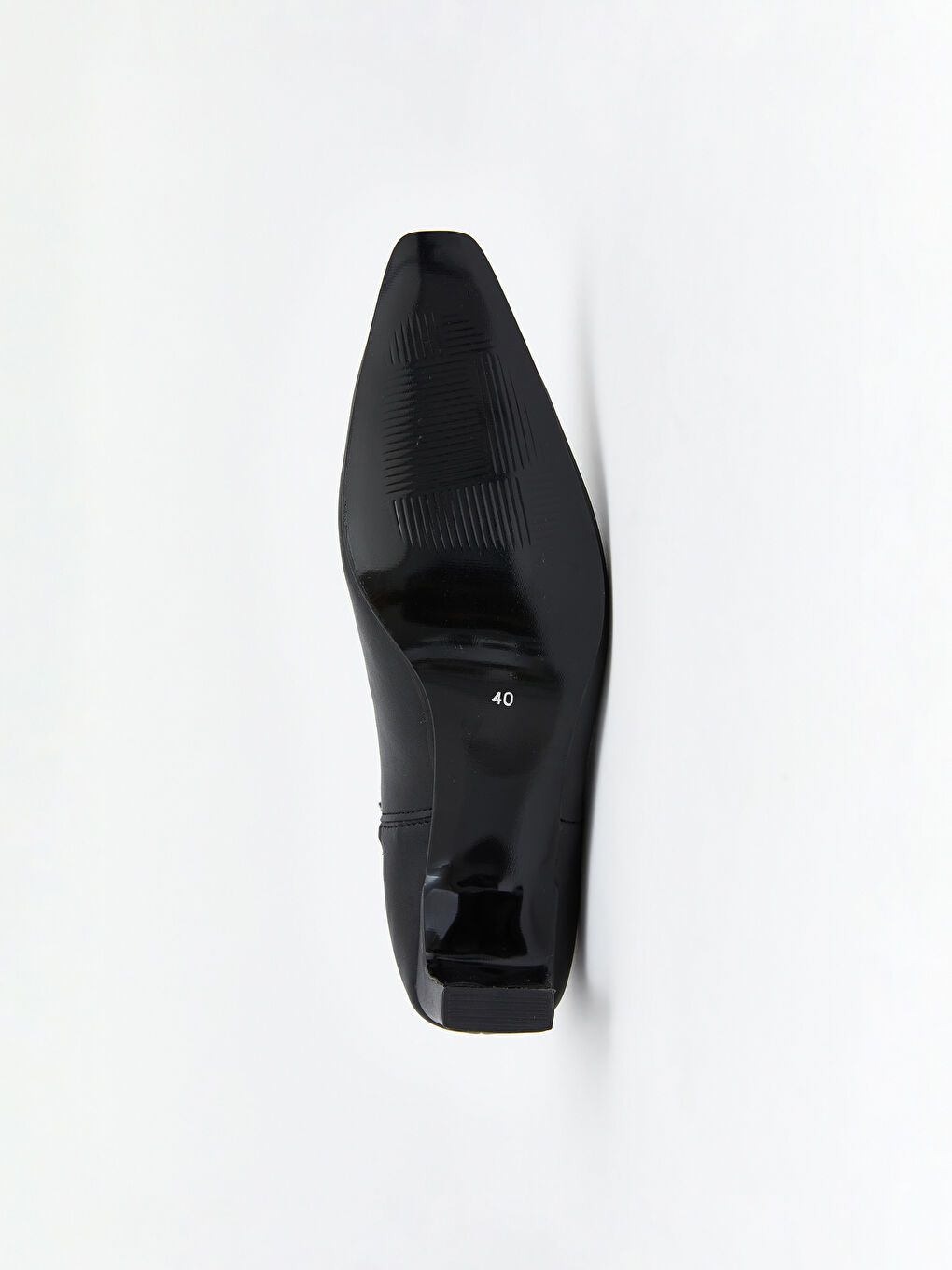 Siyah Deri Görünümlü Kadın Topuklu Bot-3