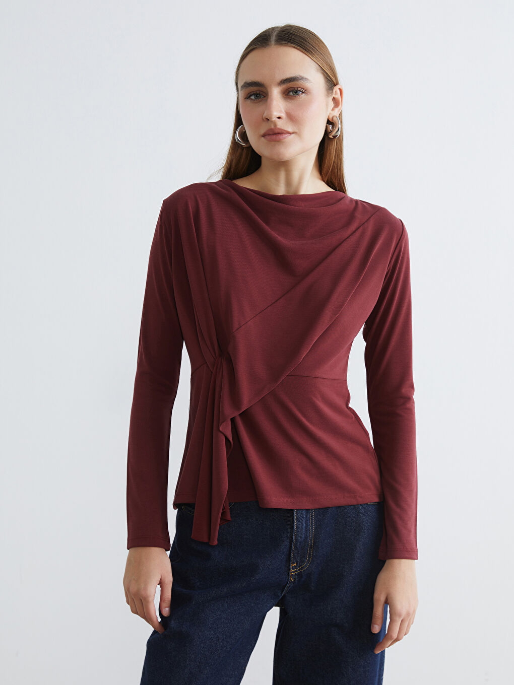 Mercan Dökümlü Yaka Büzgülü Bluz