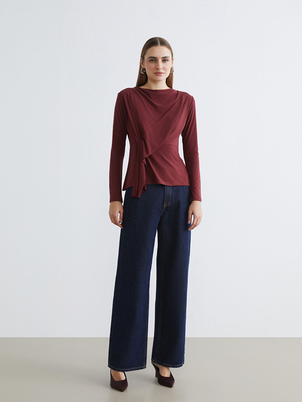 Mercan Dökümlü Yaka Büzgülü Bluz-1