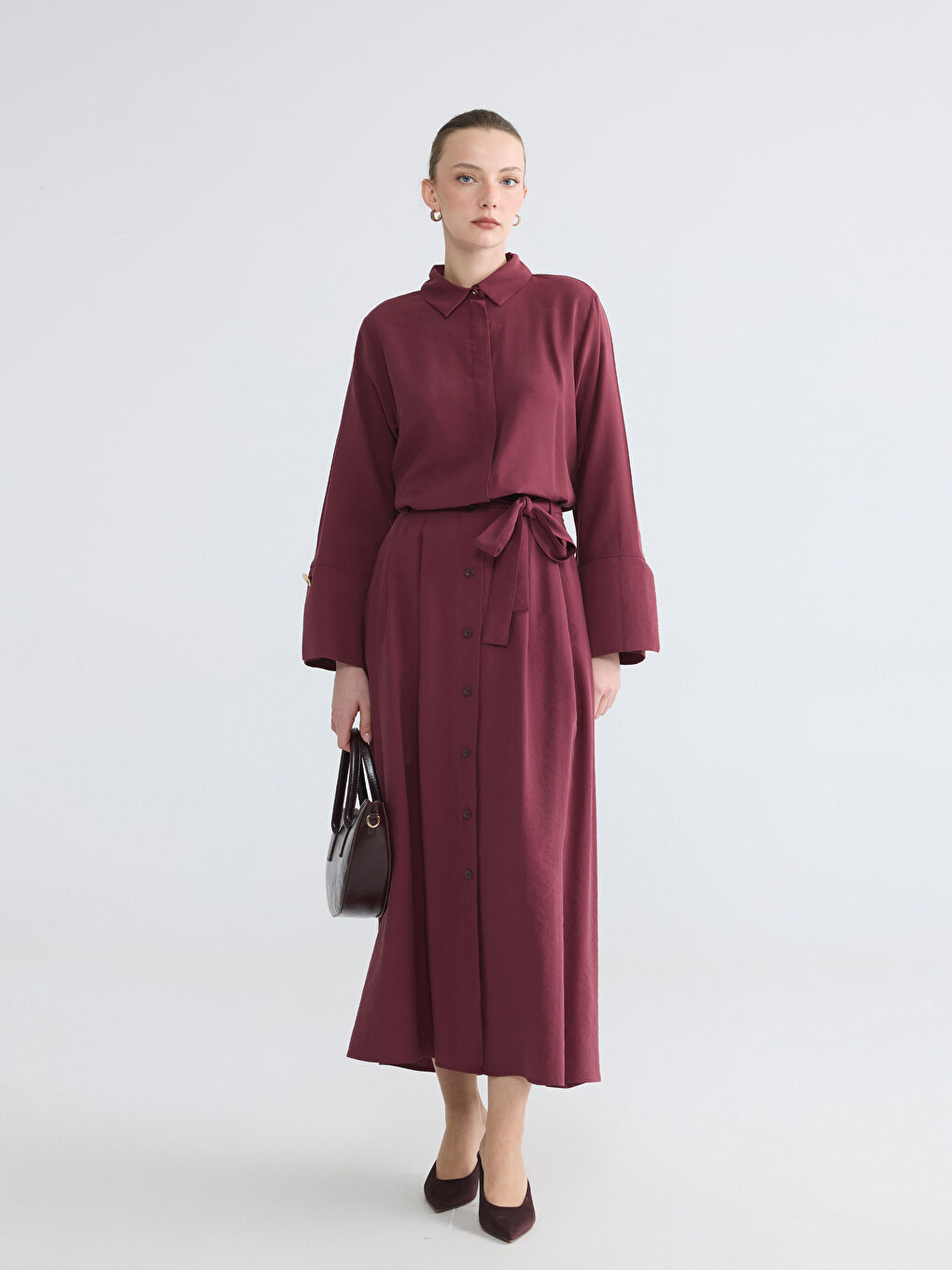 جيبة مودال مزيج بقصة A مع حزام