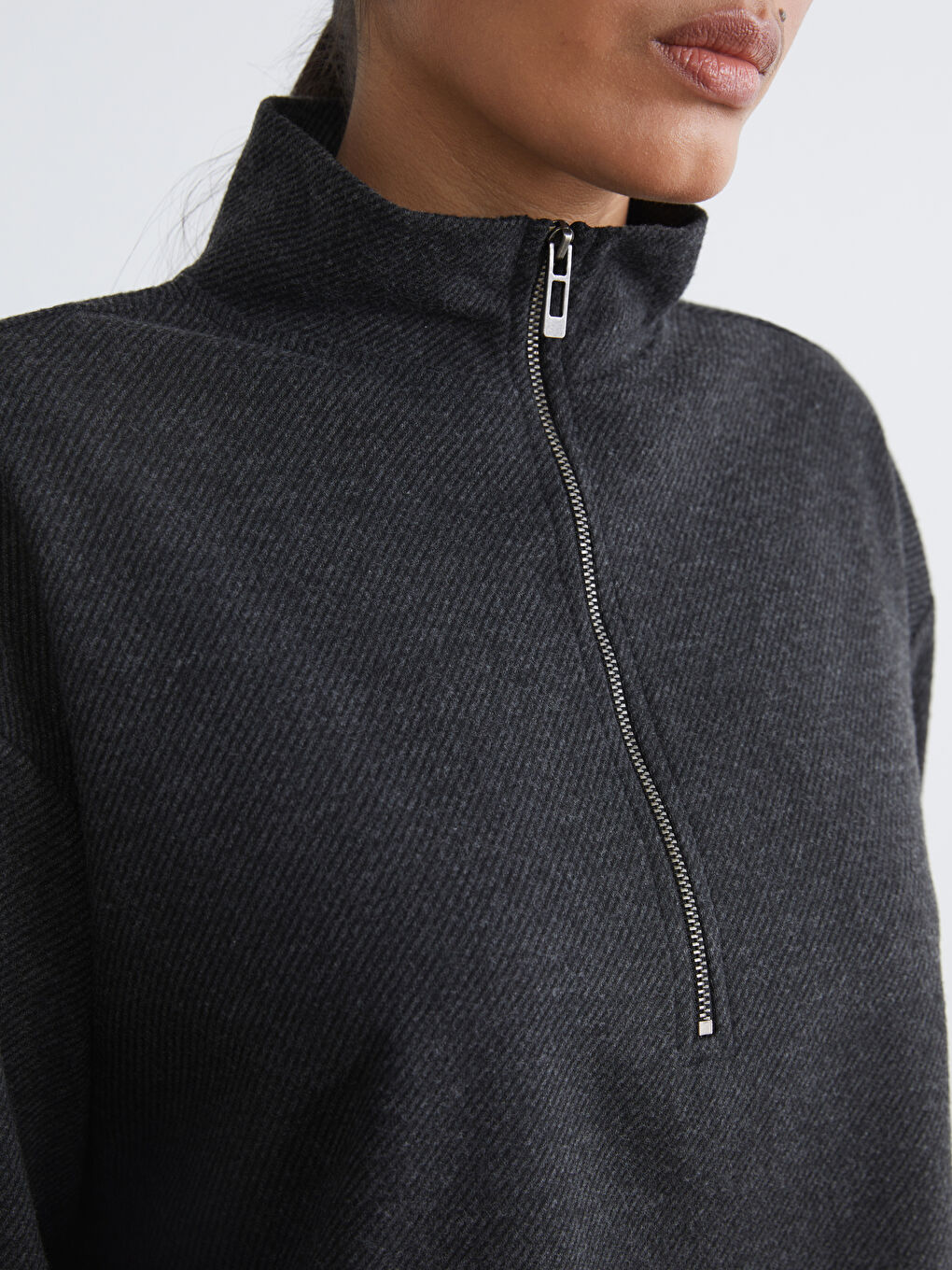 Antrasit Dik Yaka Desenli Soft Touch Kadın Sweatshirt-2