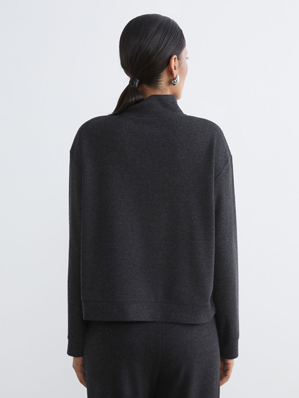 Antrasit Dik Yaka Desenli Soft Touch Kadın Sweatshirt-3