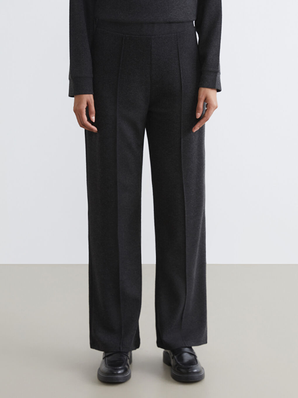 Antrasit Beli Lastikli Desenli Kadın Eşofman Altı-1