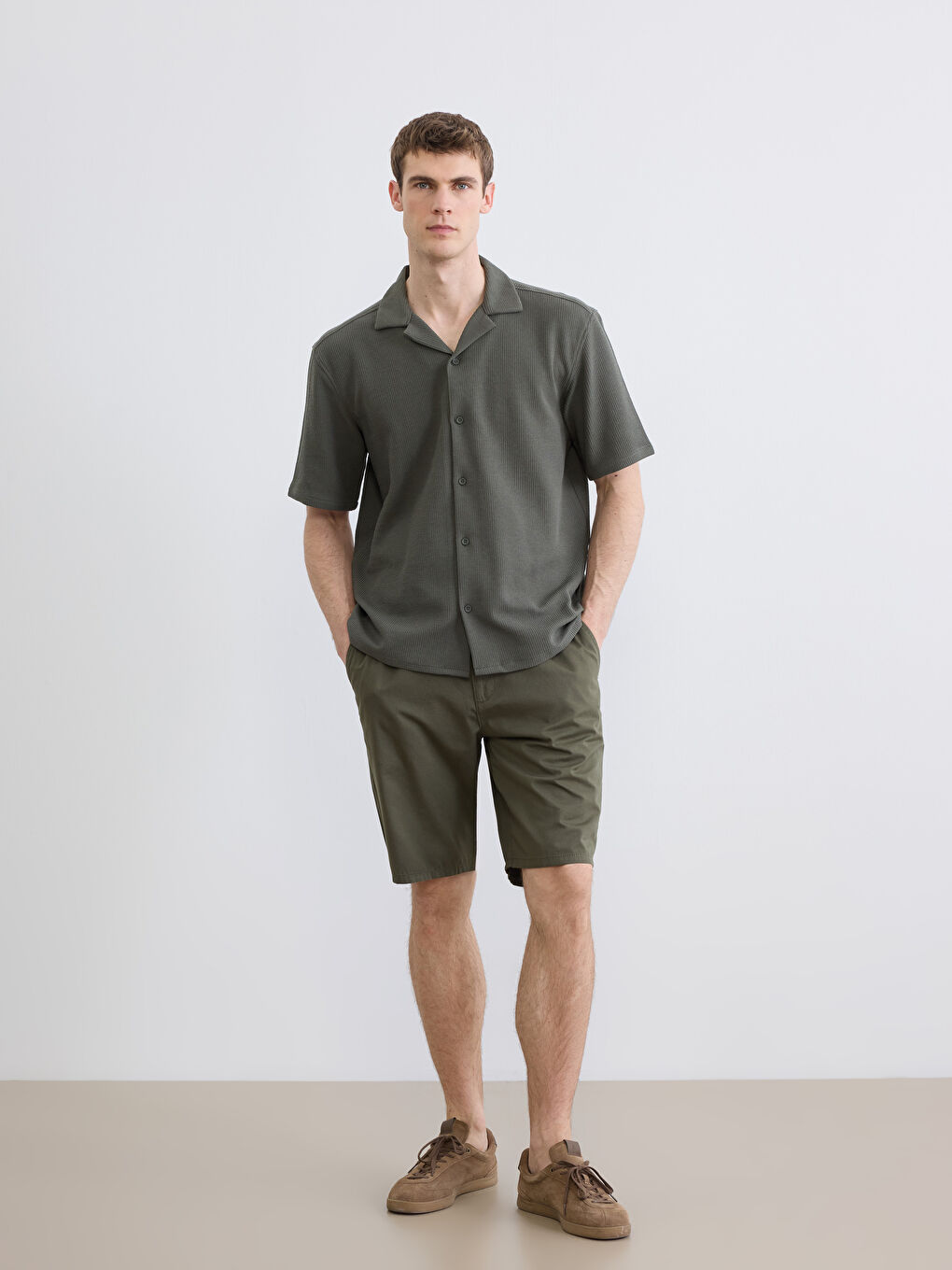 Haki Regular Fit Resort Yaka Erkek Gömlek-1