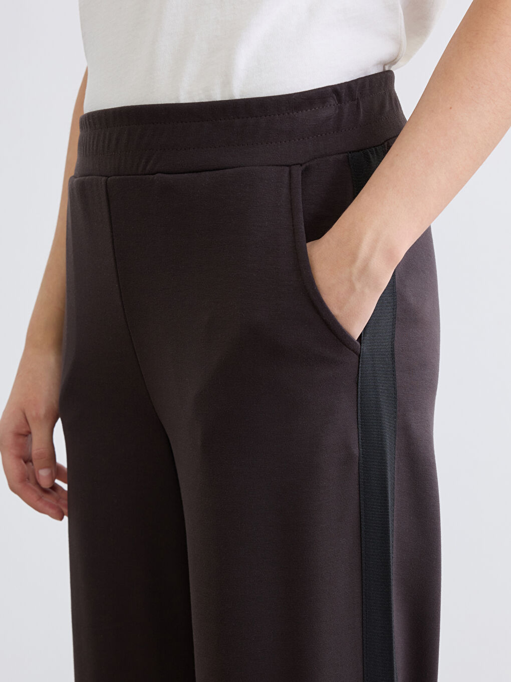 Мягкие женские спортивные штаны с эластичным поясом-2