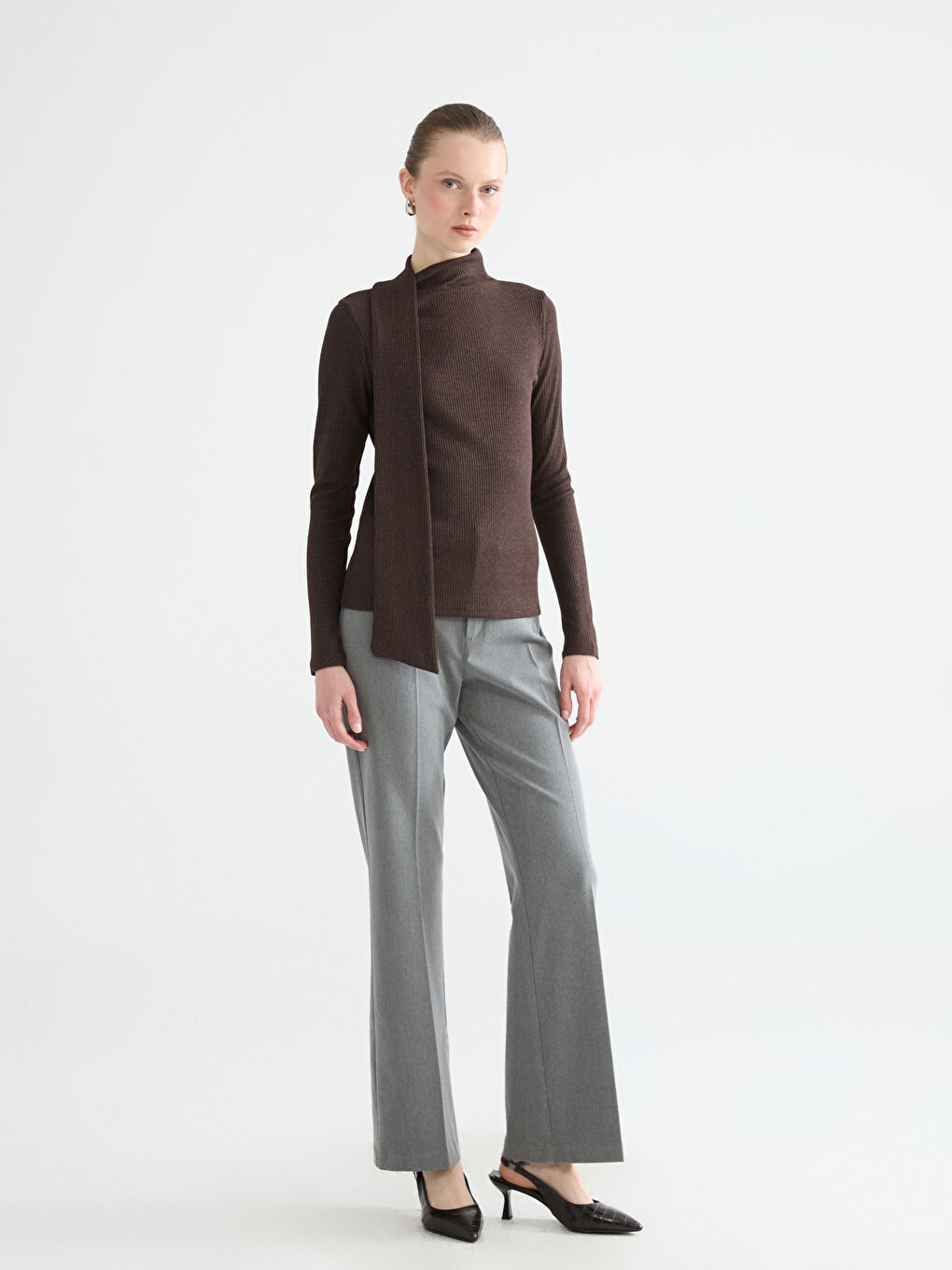 Kahverengi Şal Detaylı Dik Yaka Kadın Body-1