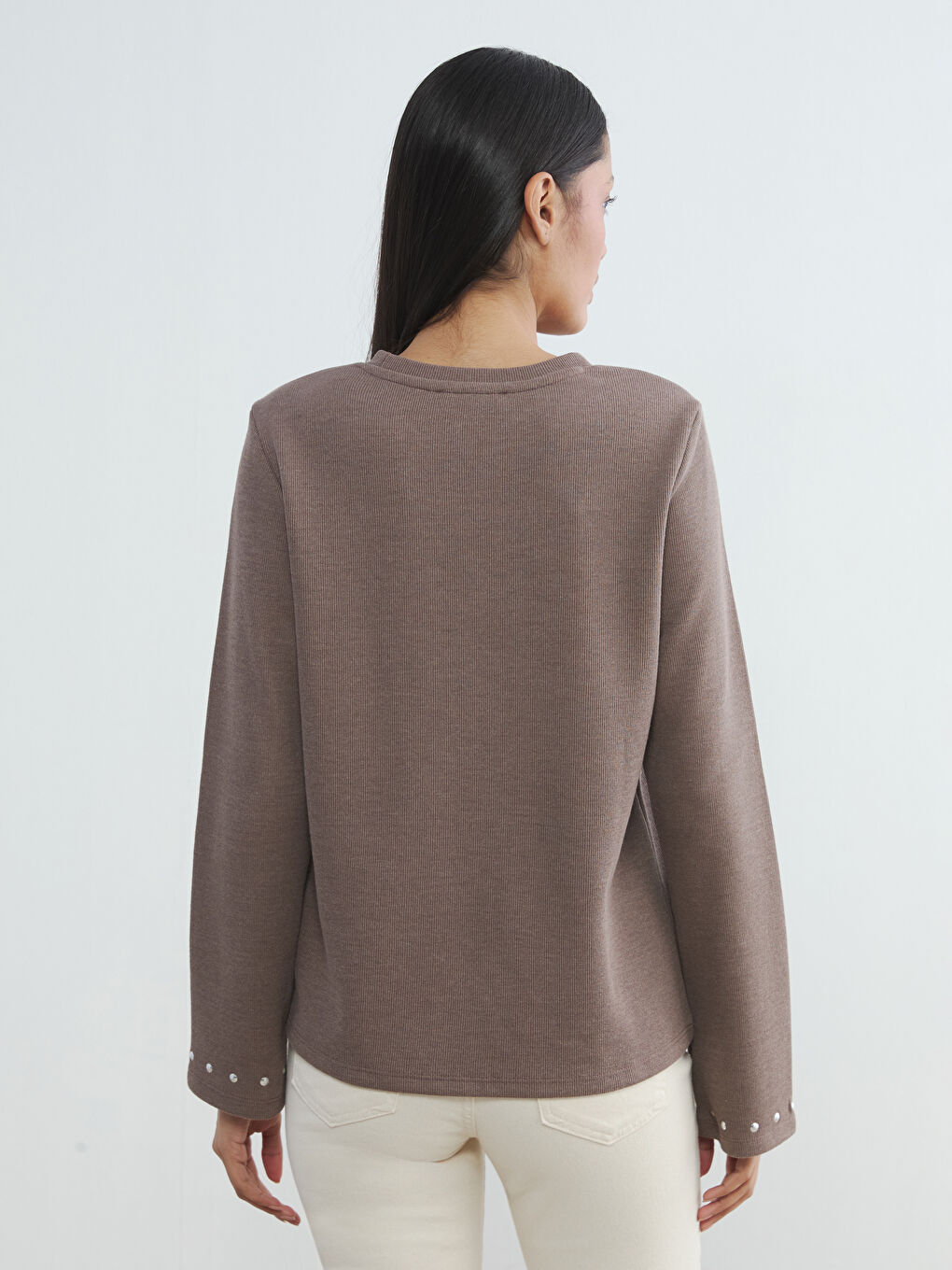 Bej Bisiklet Yaka İnci Detaylı Bluz-3