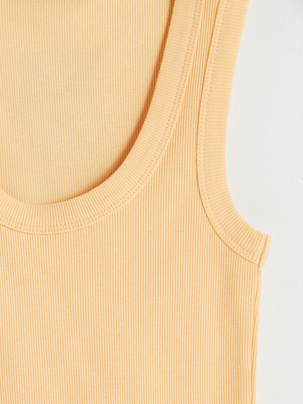 Turuncu U Yaka Kadın Atlet-2